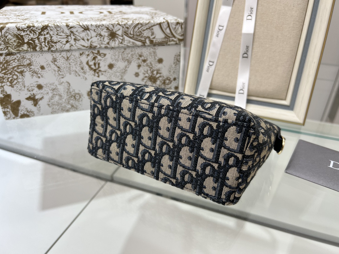 DIOR TRAVEL NOMAD POUCH Blue Dior Oblique Jacquard