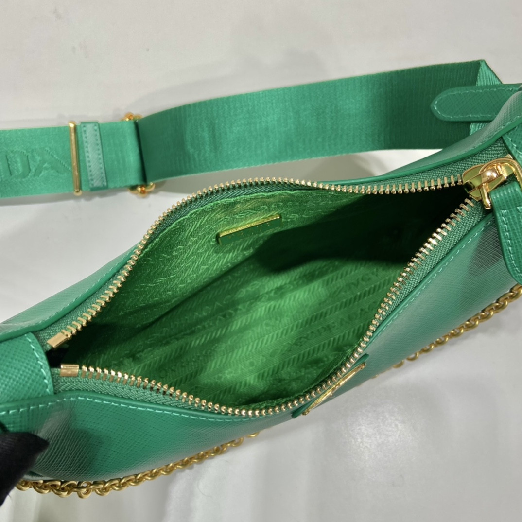 Prada Re-Edition 2005 Saffiano leather bag Green