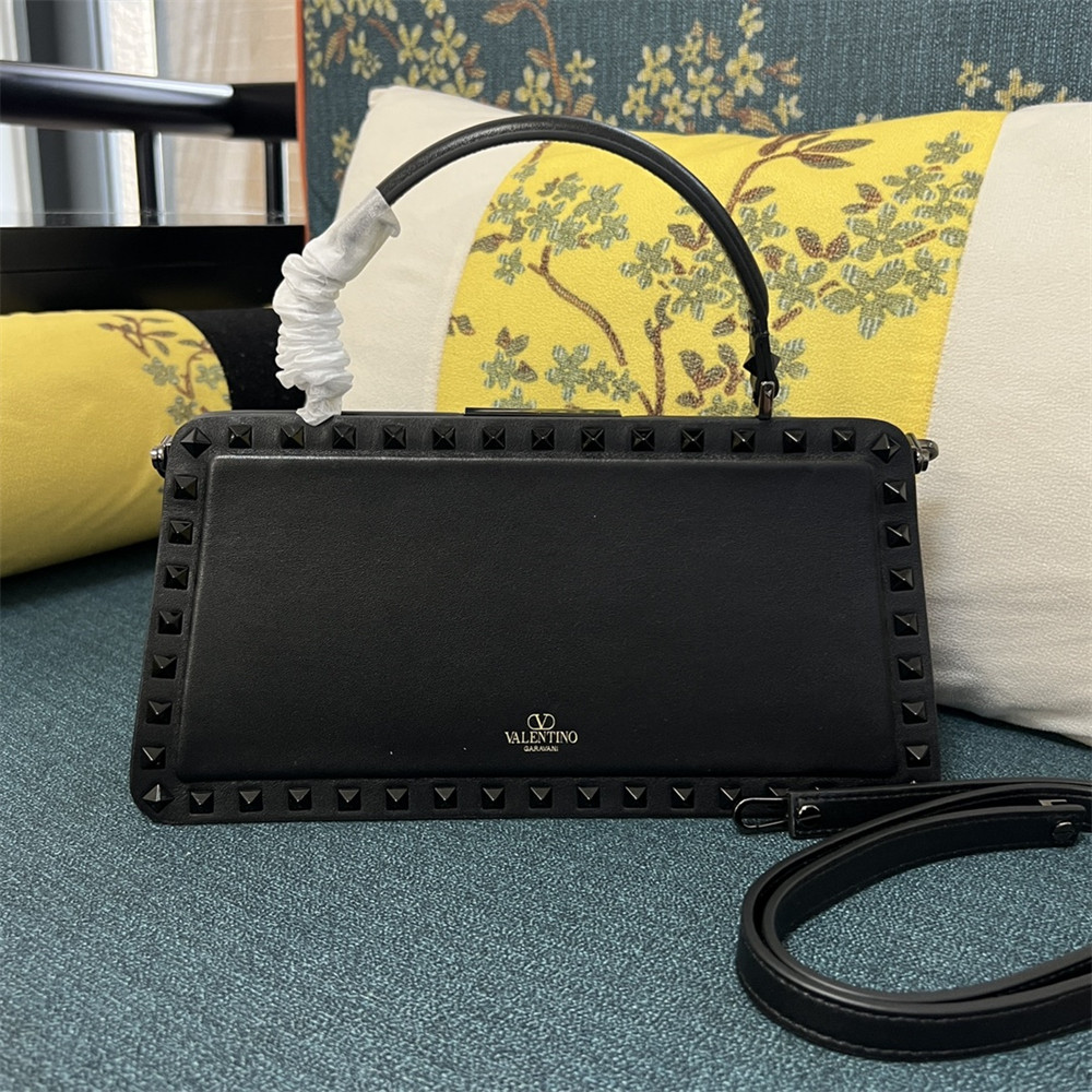 VALENTINO GARAVANI ROCKSTUD23 smooth calfskin handbag Black