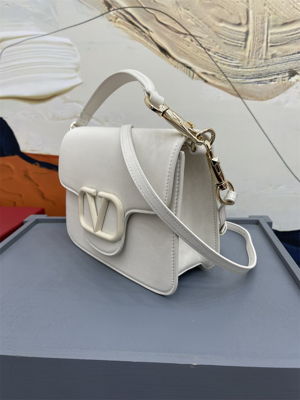 VALENTINO GARAVANI LOCÒ CALFSKIN SHOULDER Small BAG With white hardware 22 x 16 x 7 cm