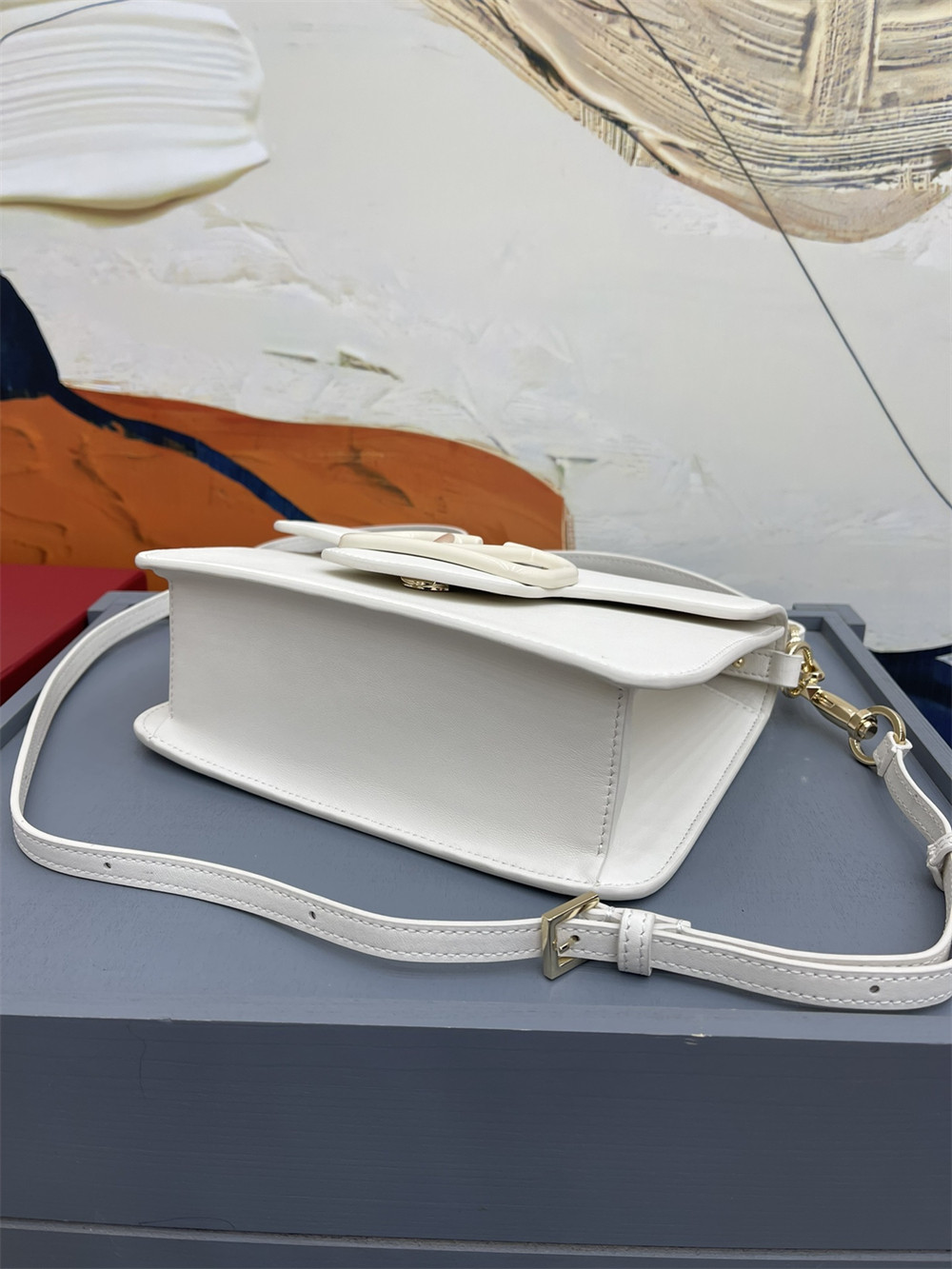 VALENTINO GARAVANI LOCÒ CALFSKIN SHOULDER Small BAG With white hardware 22 x 16 x 7 cm