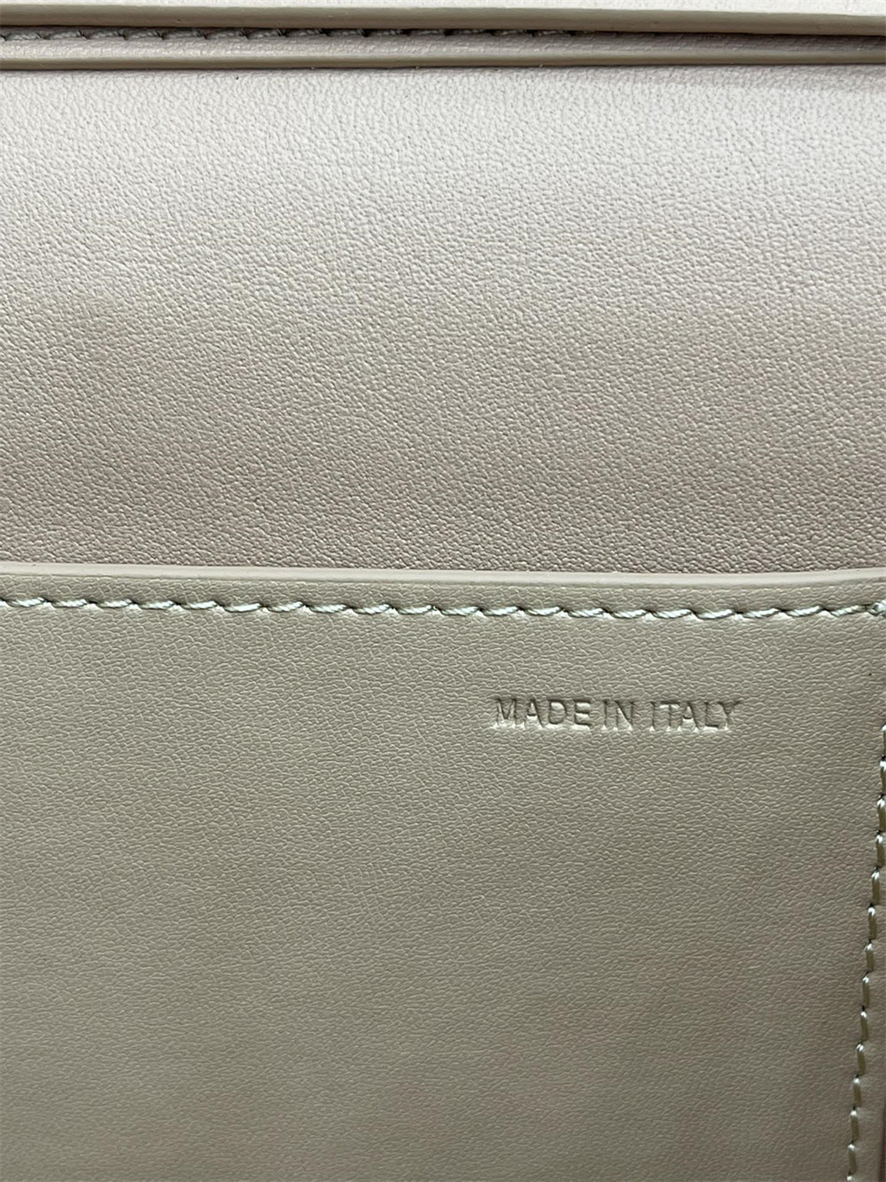 VALENTINO GARAVANI LOCÒ CALFSKIN SHOULDER SMALL BAG ROSE CANNELLE 22 x 16 x 7 cm