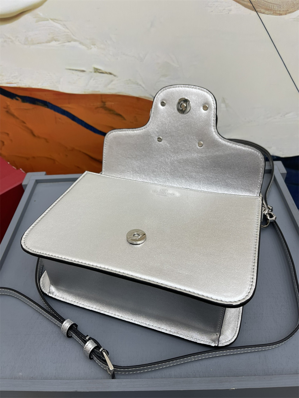 VALENTINO GARAVANI LOCÒ CALFSKIN SHOULDER SMALL BAG SILVER 22 x 16 x 7 cm