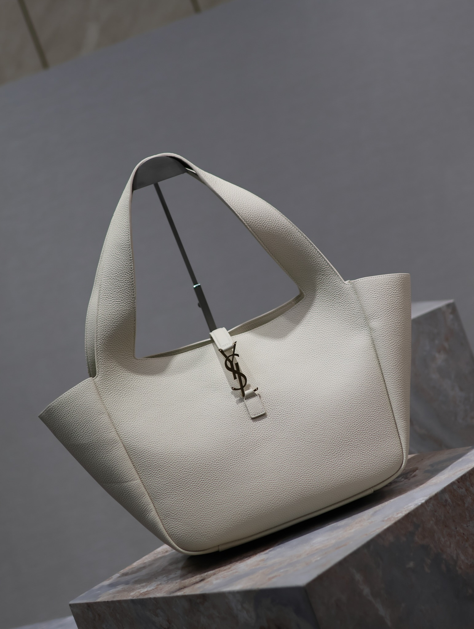 YSL BEA IN GRAINED LEATHER White