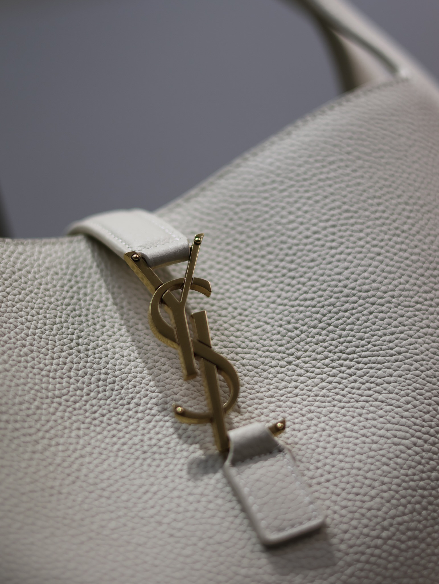 YSL BEA IN GRAINED LEATHER White