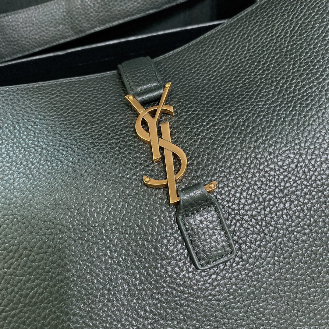 YSL BEA IN GRAINED LEATHER Black