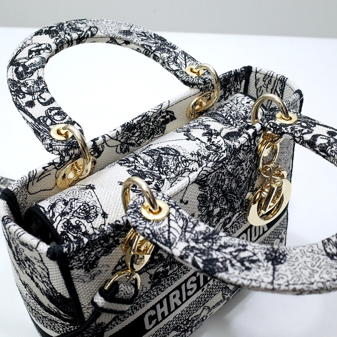 MEDIUM DIOR LADY D-LITE BAG 24 x 20 x 11 cm