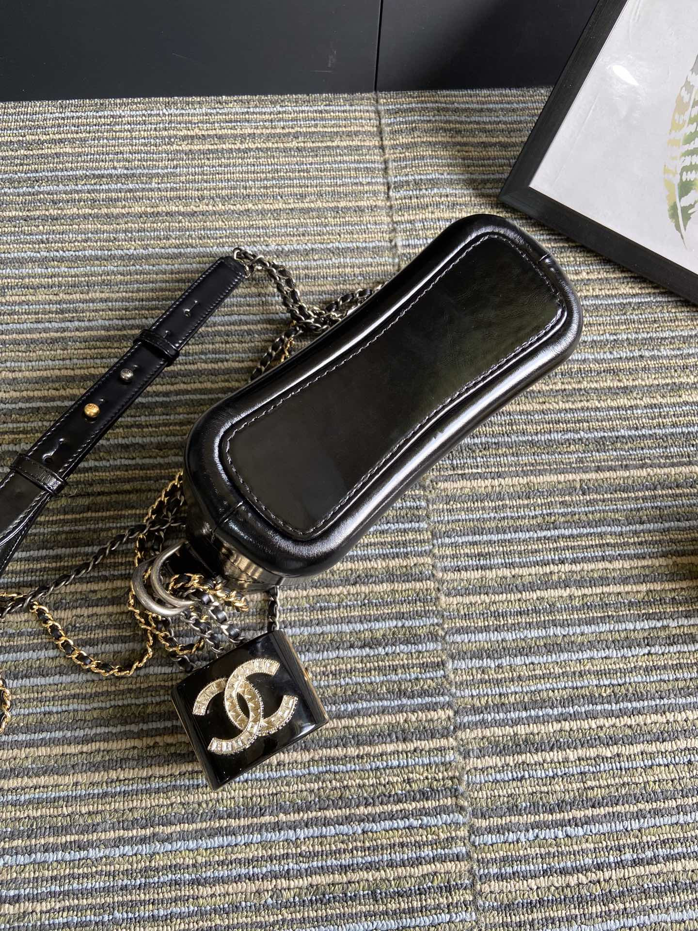 Chanel Gabrielle SMALL BLACK with shoulder strap letters 20 x 15 x 8cm