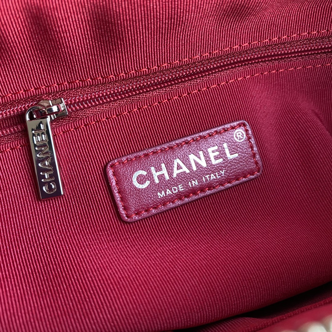 Chanel Gabrielle MEDIUM BLACK with shoulder strap letters 21 x 28 x 10cm