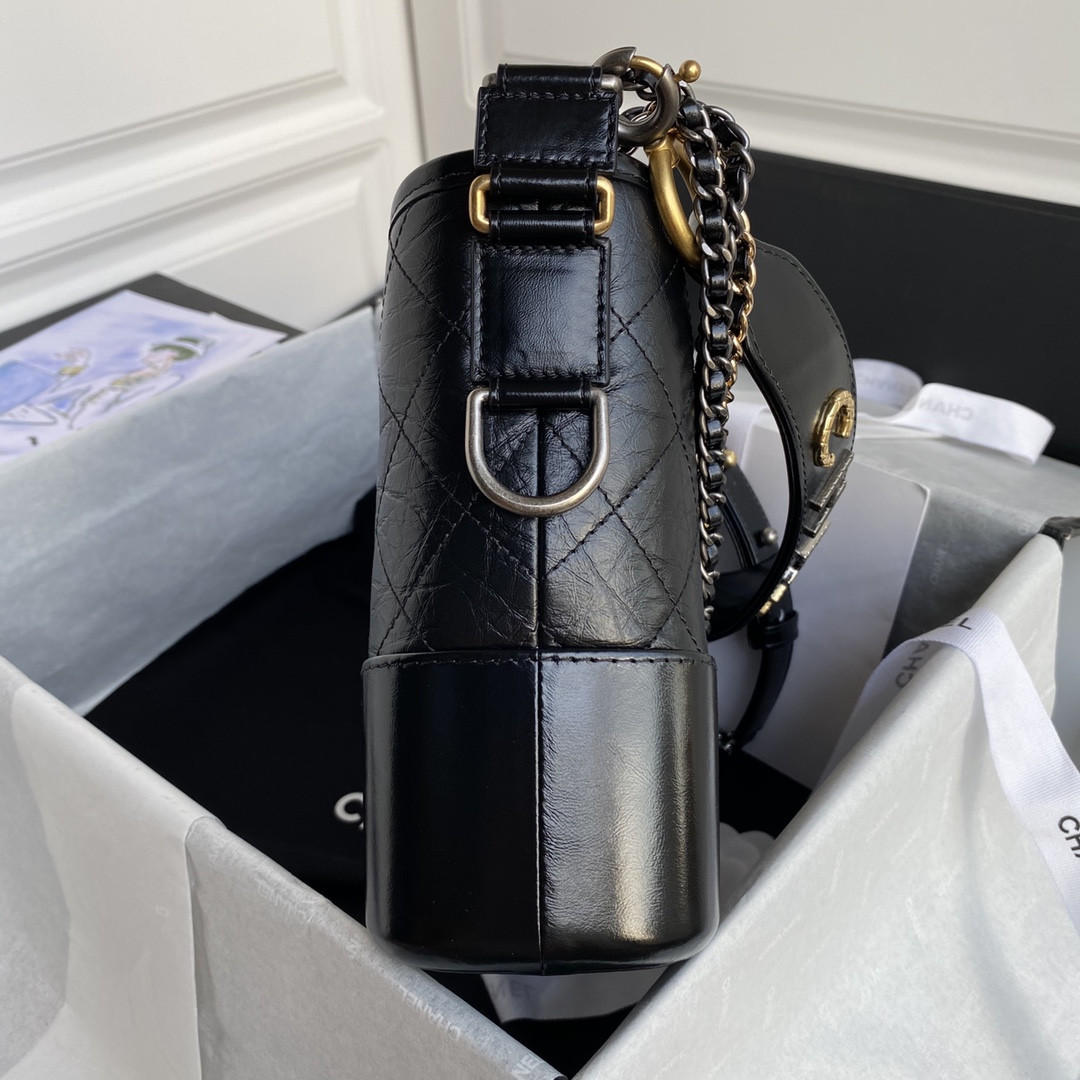 Chanel Gabrielle SMALL BLACK with shoulder strap letters 20 x 15 x 8cm
