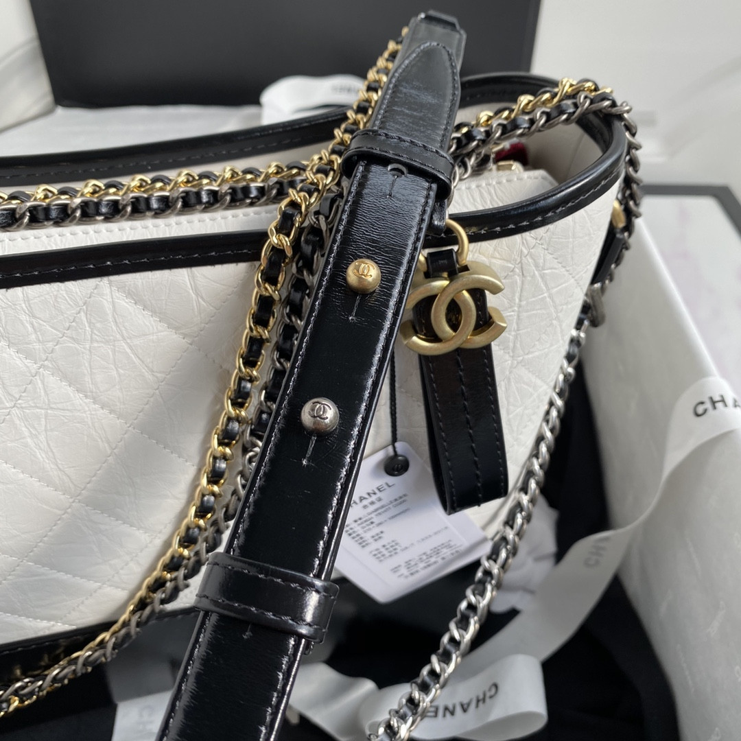 Chanel Gabrielle MEDIUM WHITE BLACK 21 x 28 x 10cm