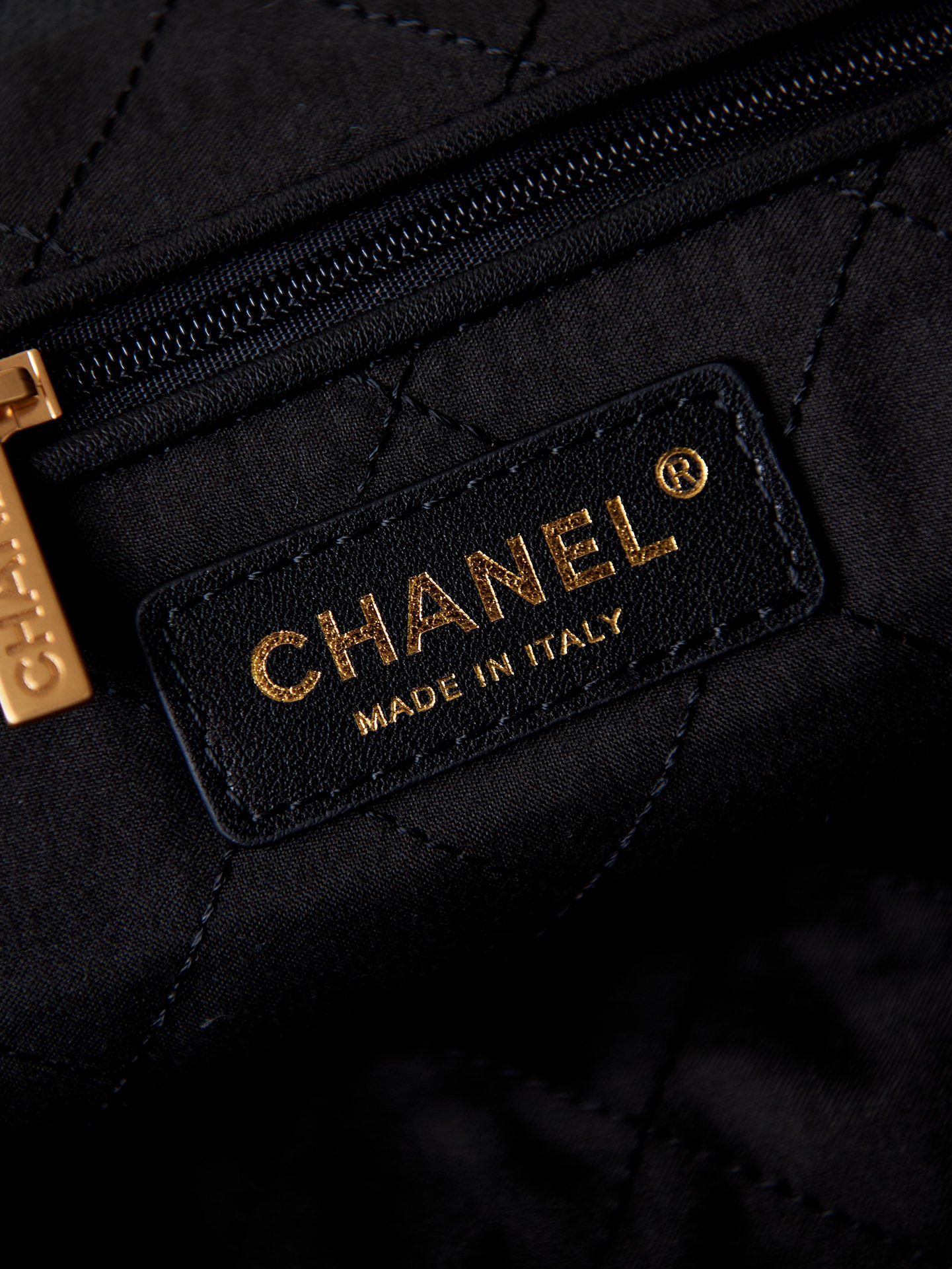 CHANEL 22 SMALL HANDBAG Shiny Calfskin & GOLD Metal BLACK 13.7×14.4×2.7 in