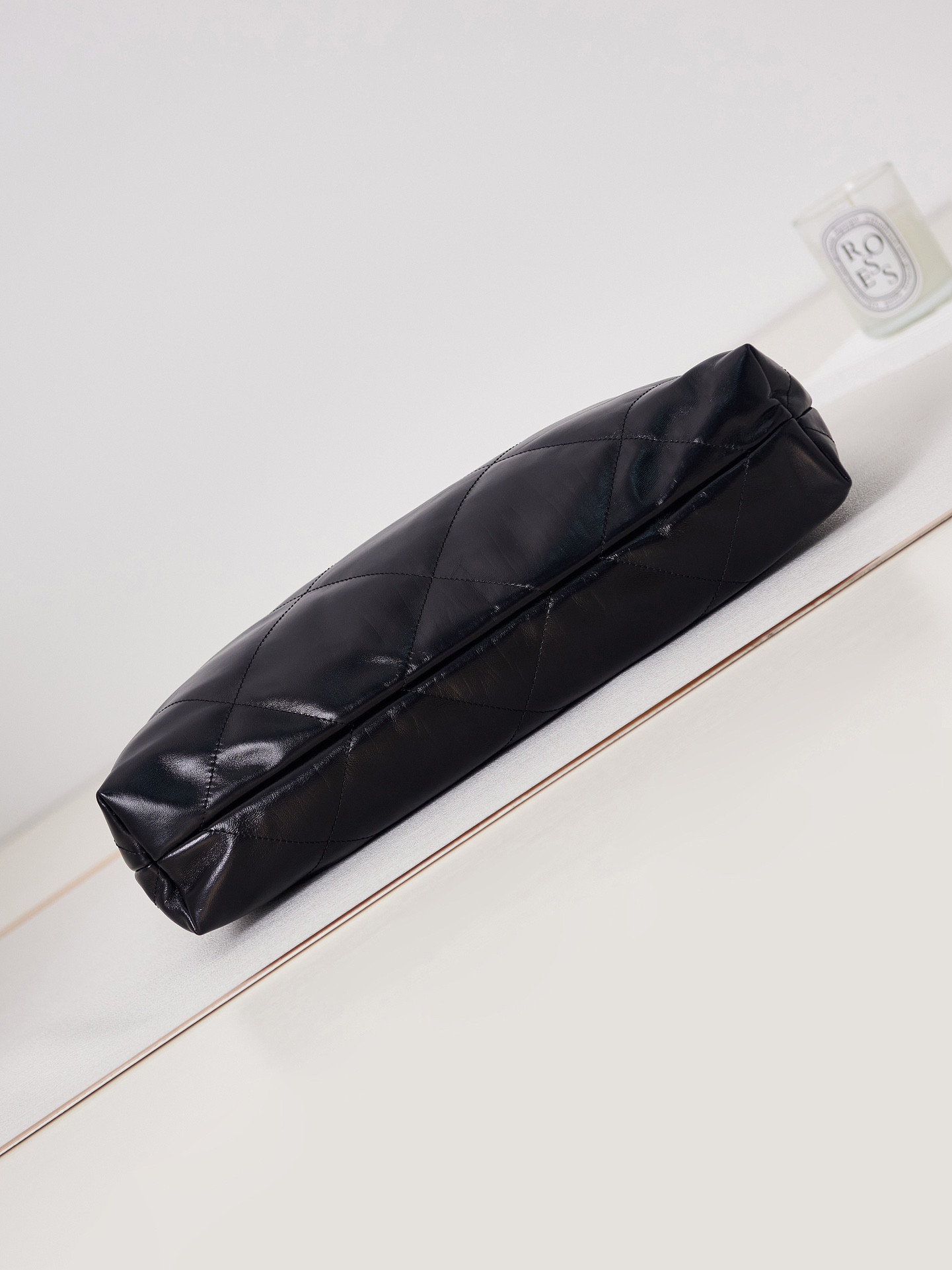 CHANEL 22 HANDBAG Shiny Calfskin & Gold-Tone Metal Black 15.2×16.4×3.1 in