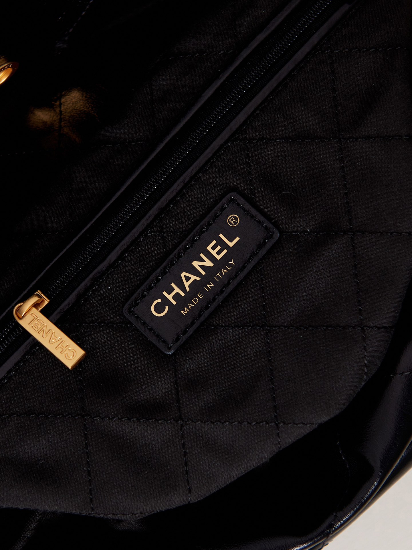 CHANEL 22 HANDBAG Shiny Calfskin & Gold-Tone Metal Black 15.2×16.4×3.1 in