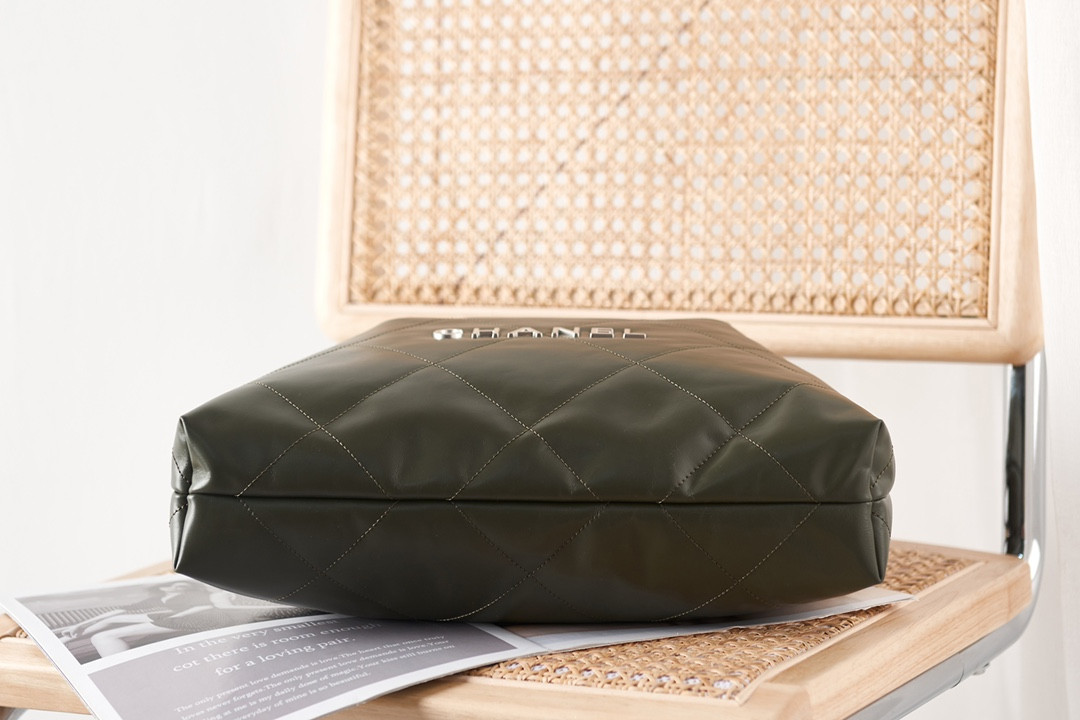 CHANEL 22 HANDBAG Shiny Calfskin IN SILVER Metal 15.2×16.4×3.1 in