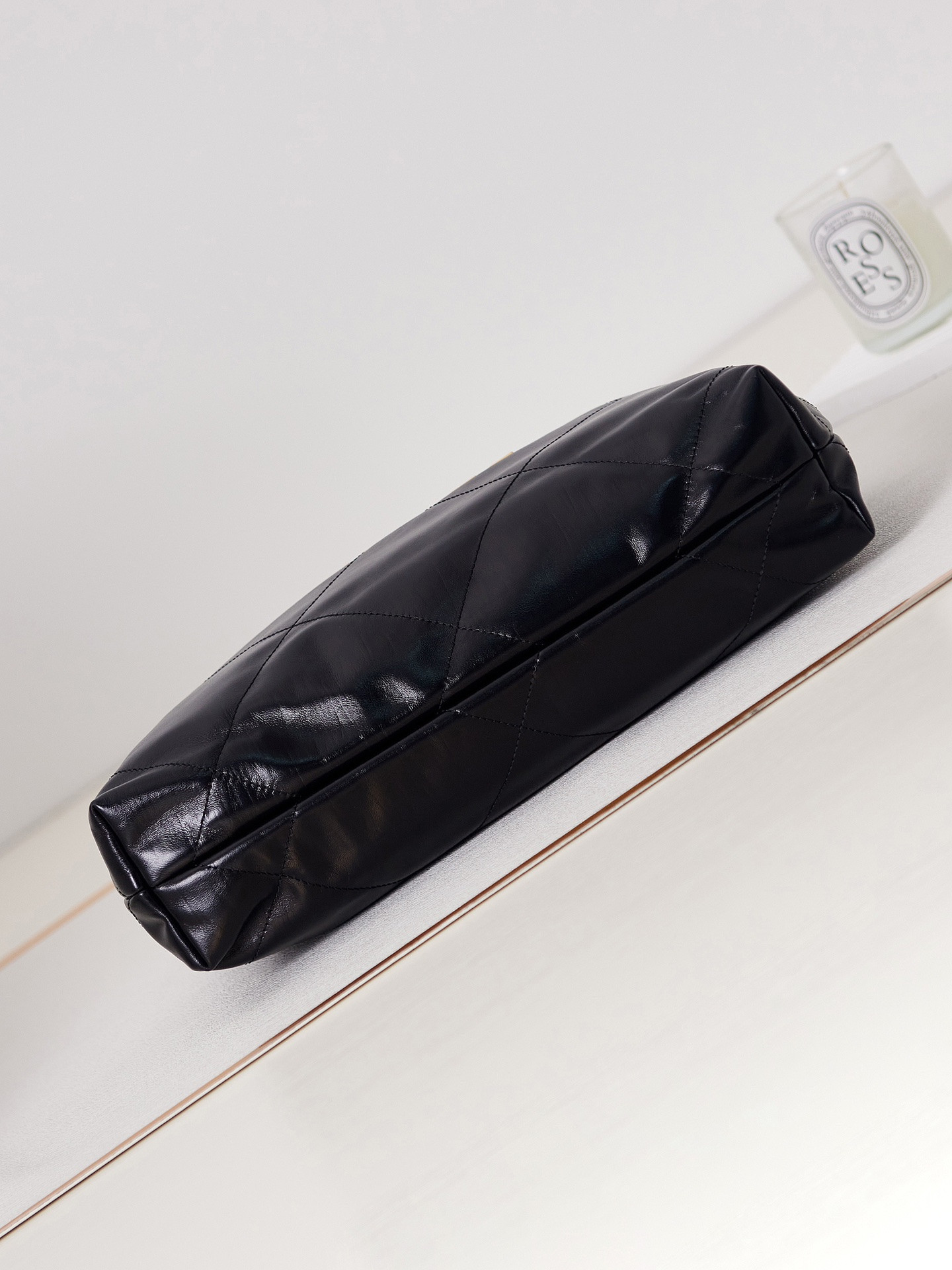 CHANEL 22 SMALL HANDBAG Shiny Calfskin & GOLD Metal BLACK 13.7×14.4×2.7 in