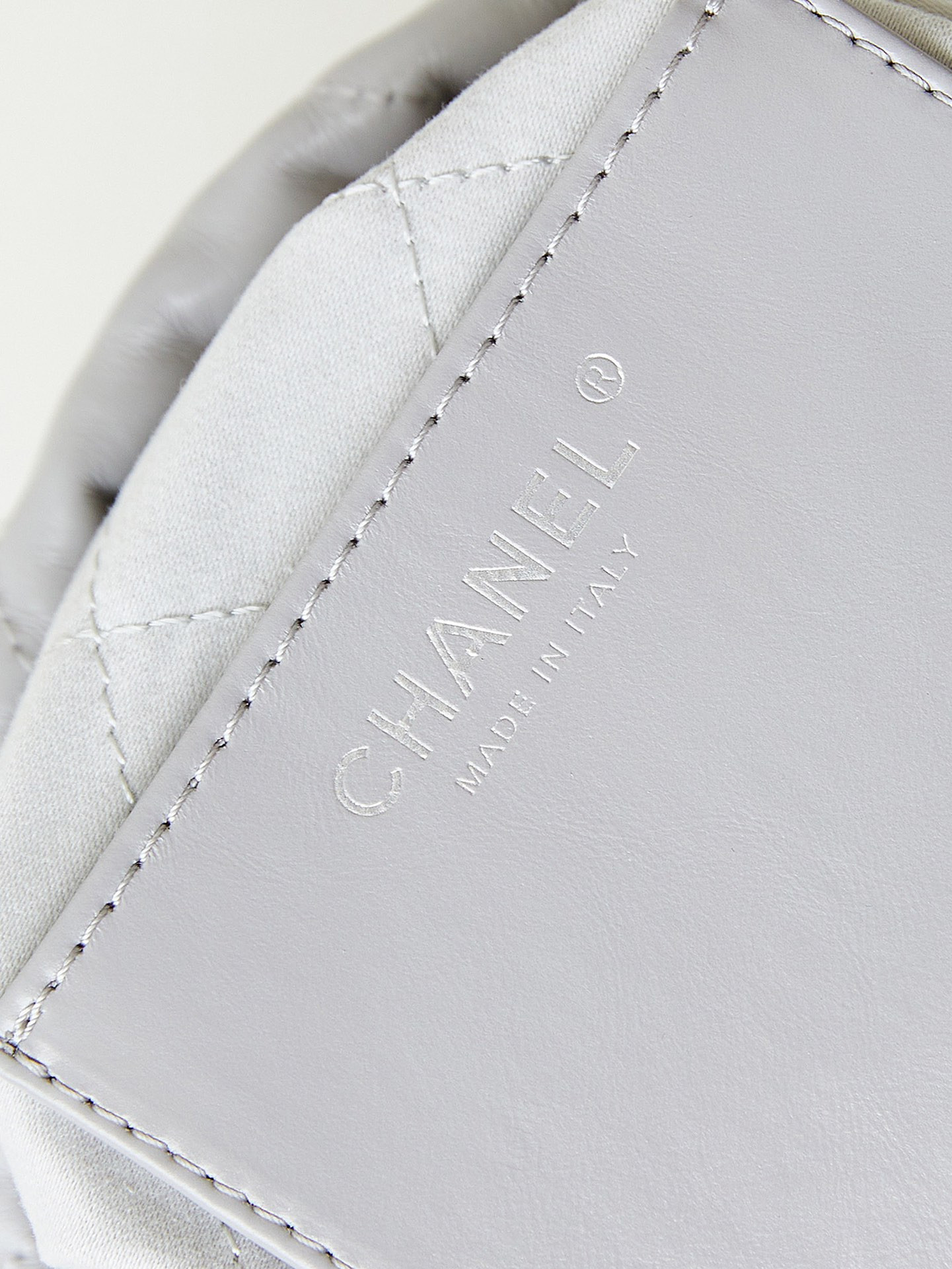 CHANEL 22 MINI HANDBAG Shiny Calfskin GREY 7.8 × 7.4 × 2.3 in