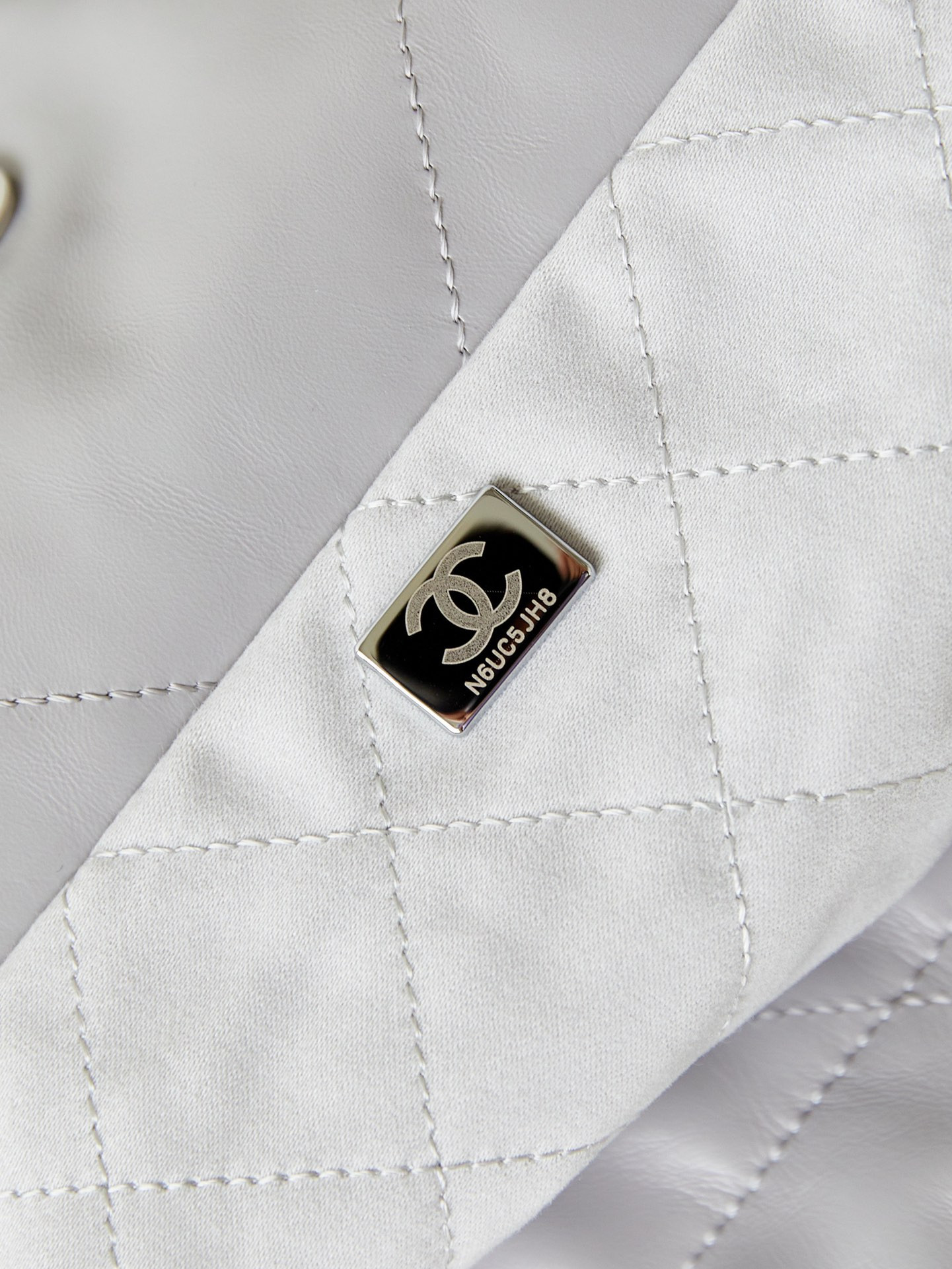 CHANEL 22 SMALL HANDBAG Shiny Calfskin GREY 13.7×14.4×2.7 in