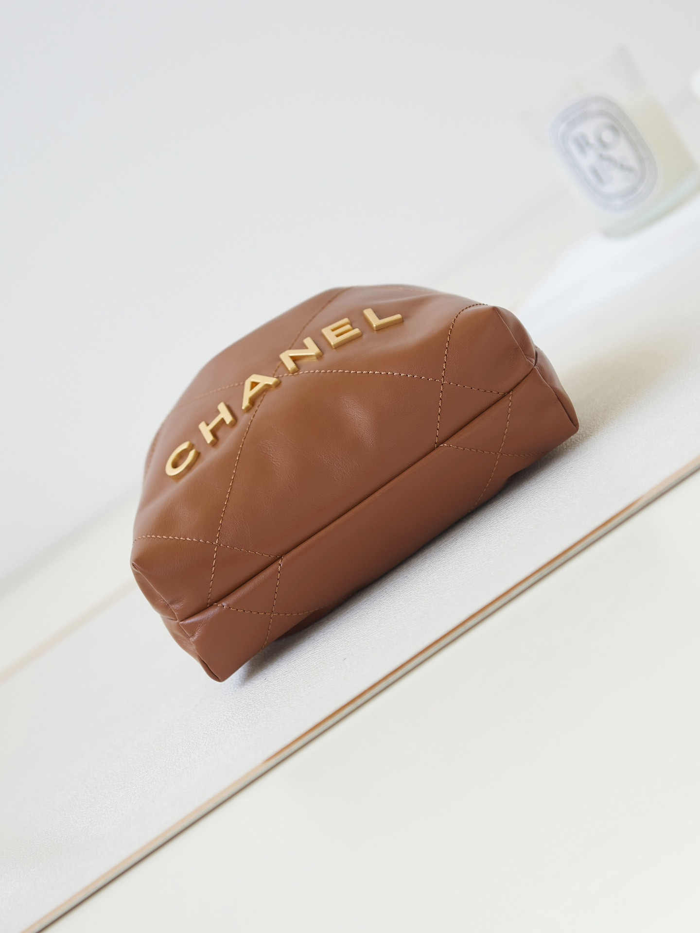 CHANEL 22 MINI HANDBAG Shiny Calfskin Brown 7.8 × 7.4 × 2.3 in