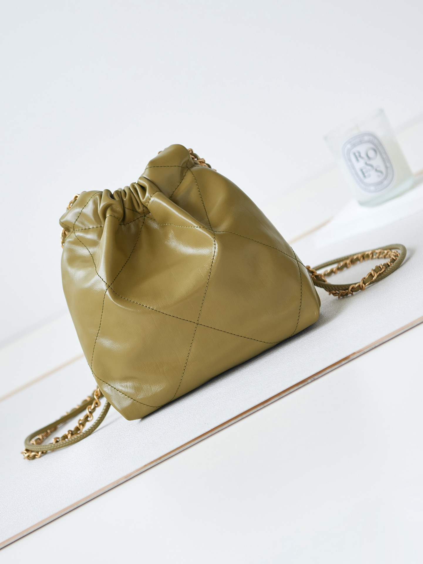 CHANEL 22 MINI HANDBAG Shiny Calfskin GREEN 7.8 × 7.4 × 2.3 in