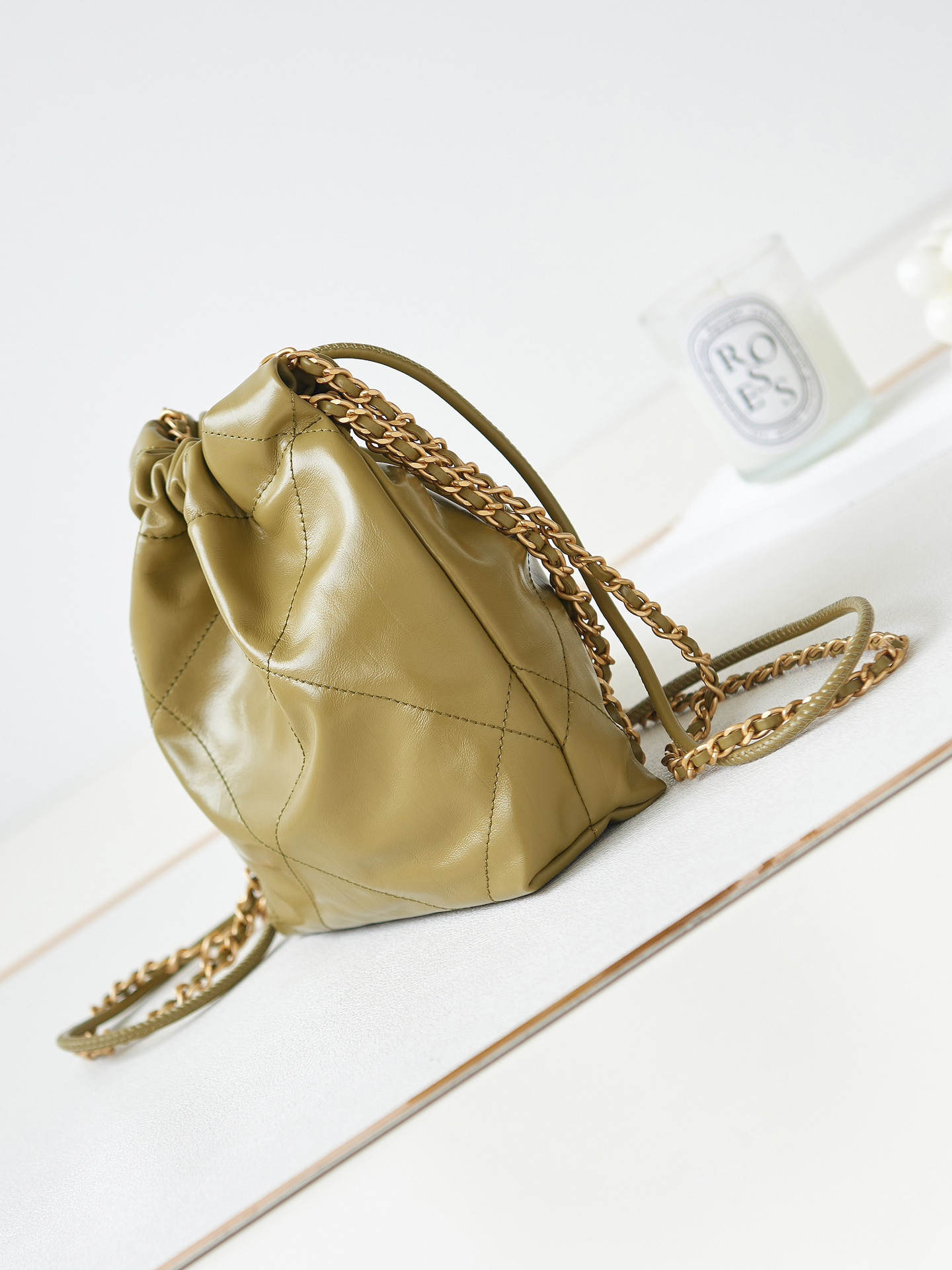 CHANEL 22 MINI HANDBAG Shiny Calfskin GREEN 7.8 × 7.4 × 2.3 in