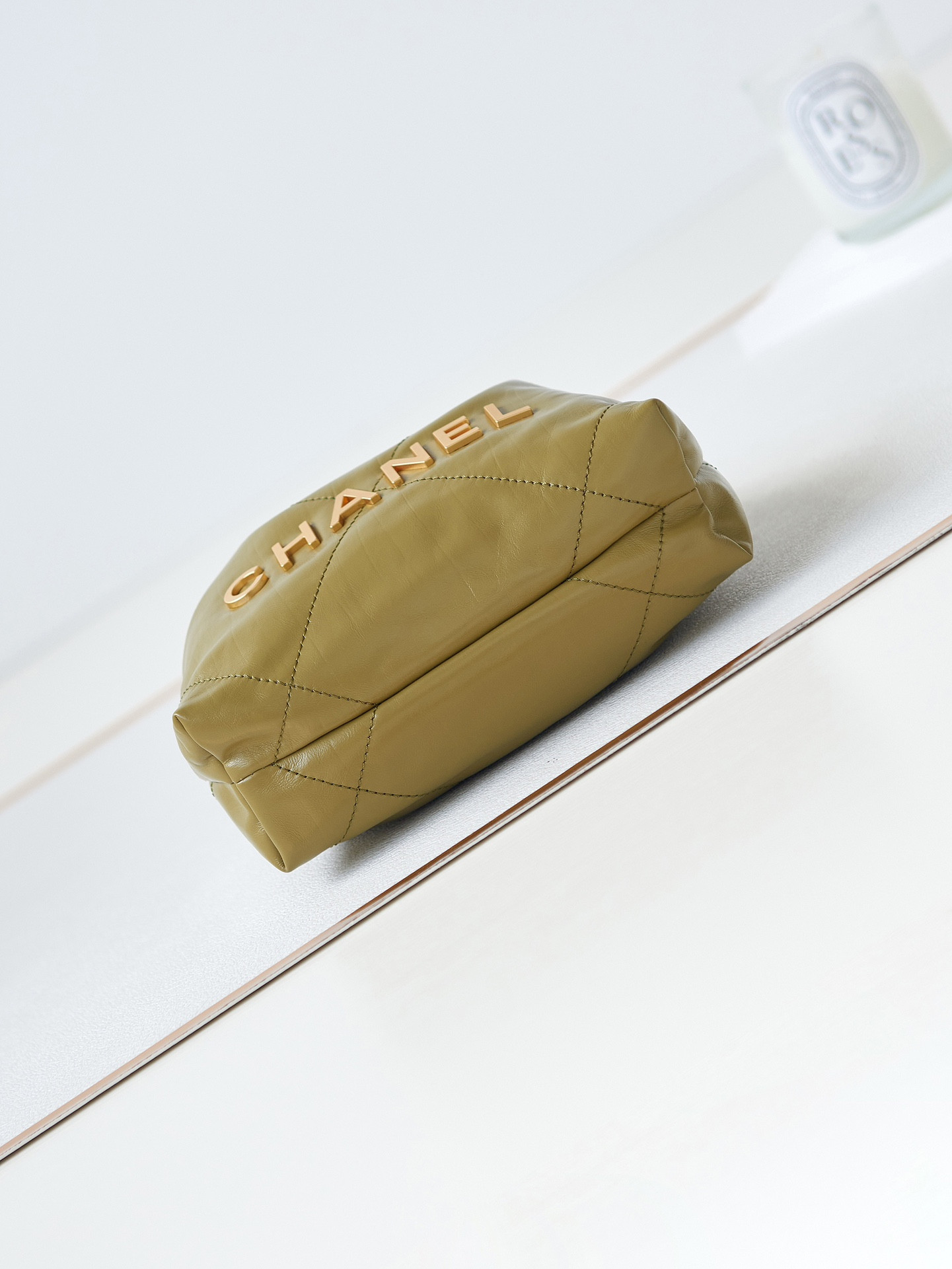 CHANEL 22 MINI HANDBAG Shiny Calfskin GREEN 7.8 × 7.4 × 2.3 in