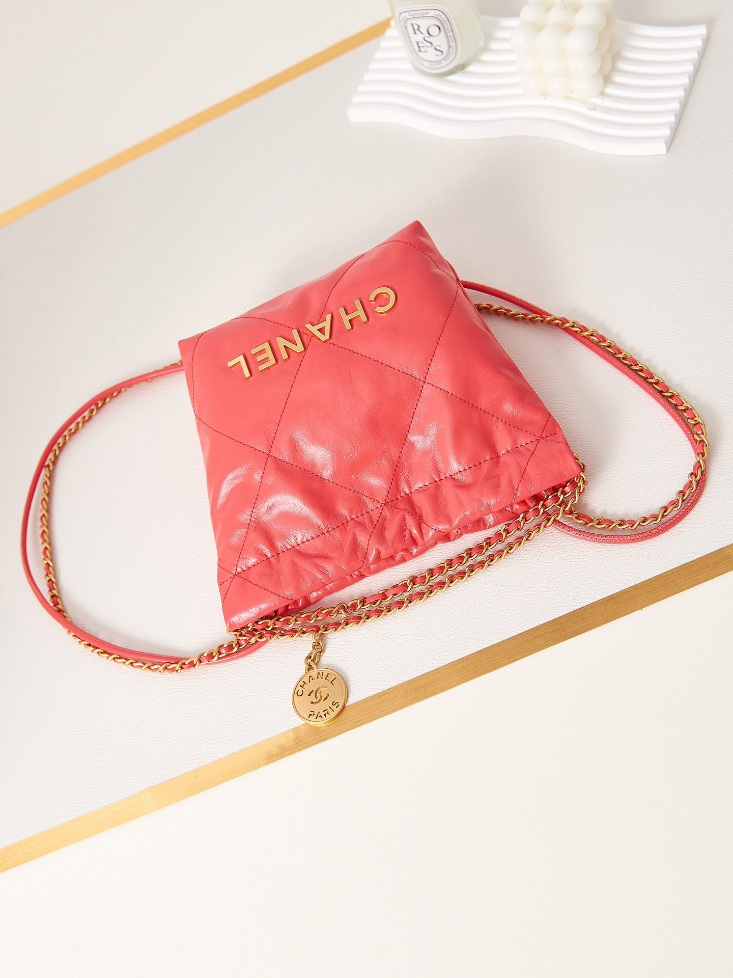 CHANEL 22 MINI HANDBAG Shiny Calfskin red 7.8 × 7.4 × 2.3 in