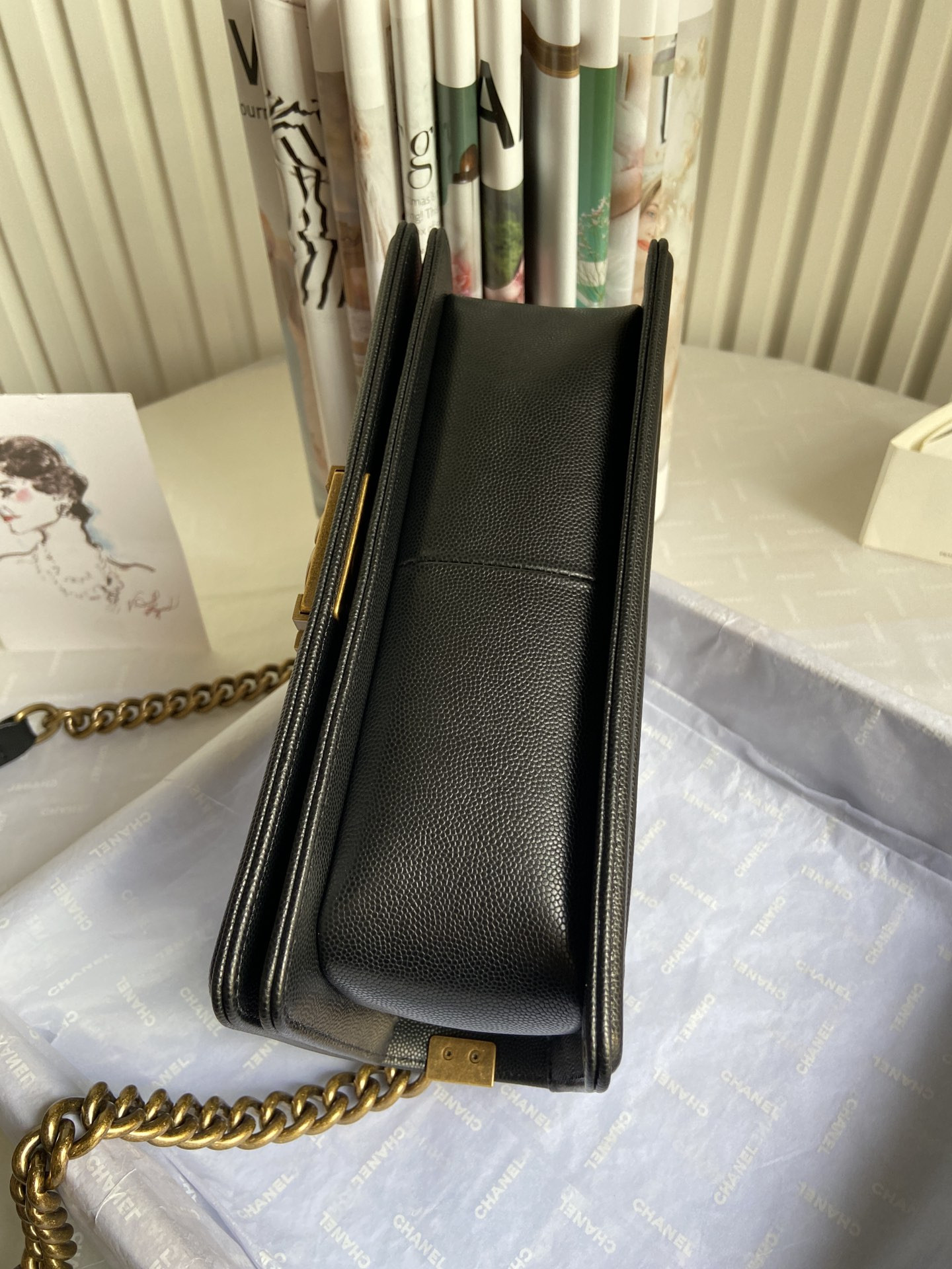 BOY CHANEL HANDBAG Shiny Grained Calfskin 5.9 × 9.8 × 3.5 in