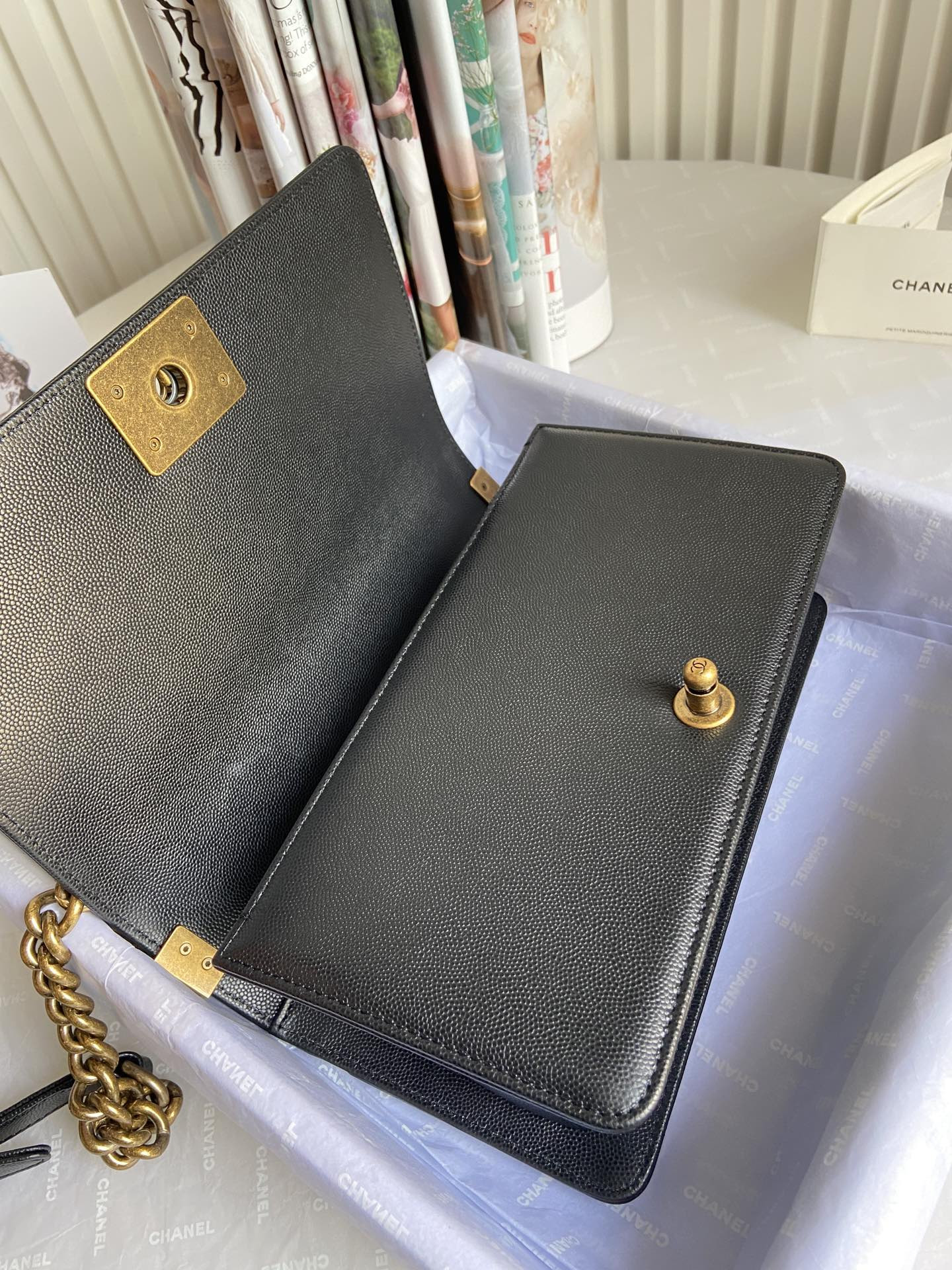 BOY CHANEL HANDBAG Shiny Grained Calfskin 5.9 × 9.8 × 3.5 in