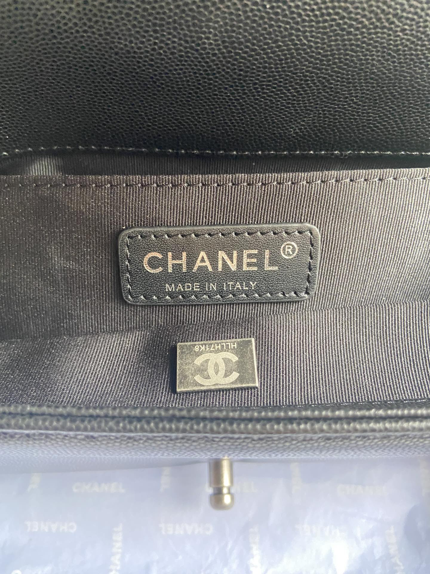BOY CHANEL HANDBAG Shiny Grained Calfskin 5.9 × 9.8 × 3.5 in