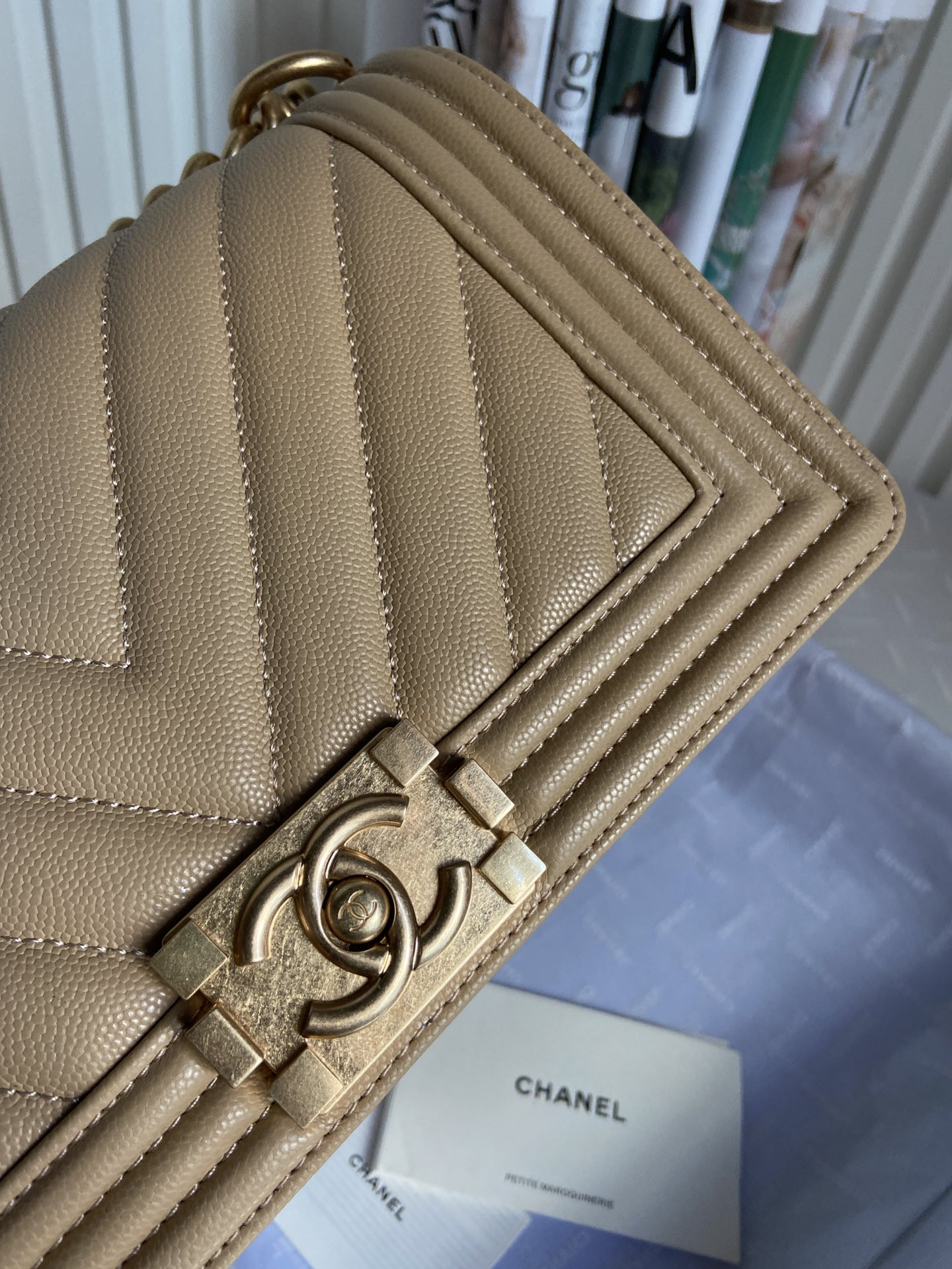 BOY CHANEL HANDBAG Shiny Grained Calfskin Brown 5.9 × 9.8 × 3.5 in