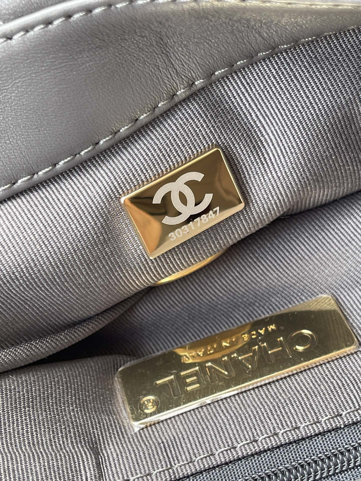 CHANEL 19 HANDBAG Shiny Leather, Gold-Tone, Silver-Tone & Ruthenium-Finish Metal Dark Gray 6.2 × 10.1 × 3.5 in