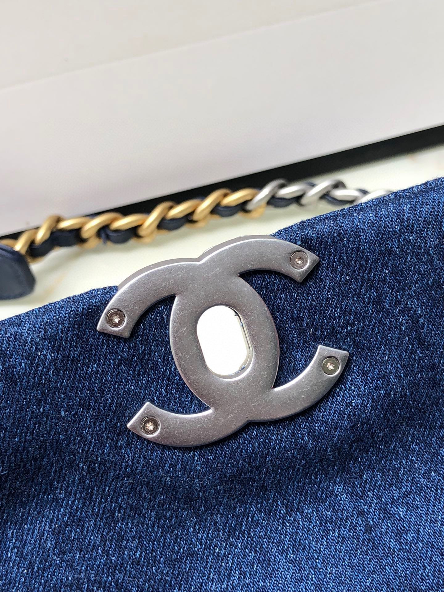 CHANEL 19 HANDBAG, Gold-Tone, Silver-Tone & Ruthenium-Finish Metal Navy 6.2 × 10.1 × 3.5 in