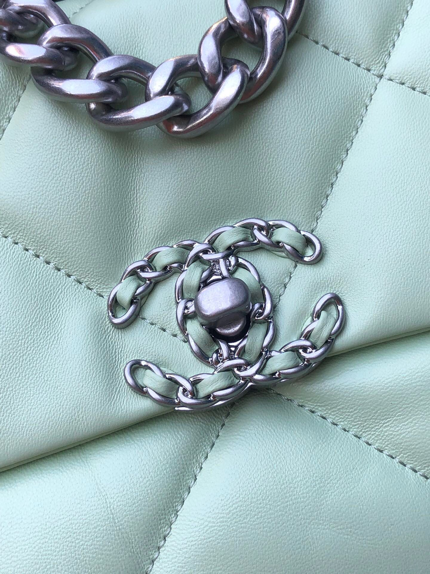 CHANEL 19 HANDBAG Shiny Leather, Gold-Tone, Silver-Tone & Ruthenium-Finish Metal Green 6.2 × 10.1 × 3.5 in