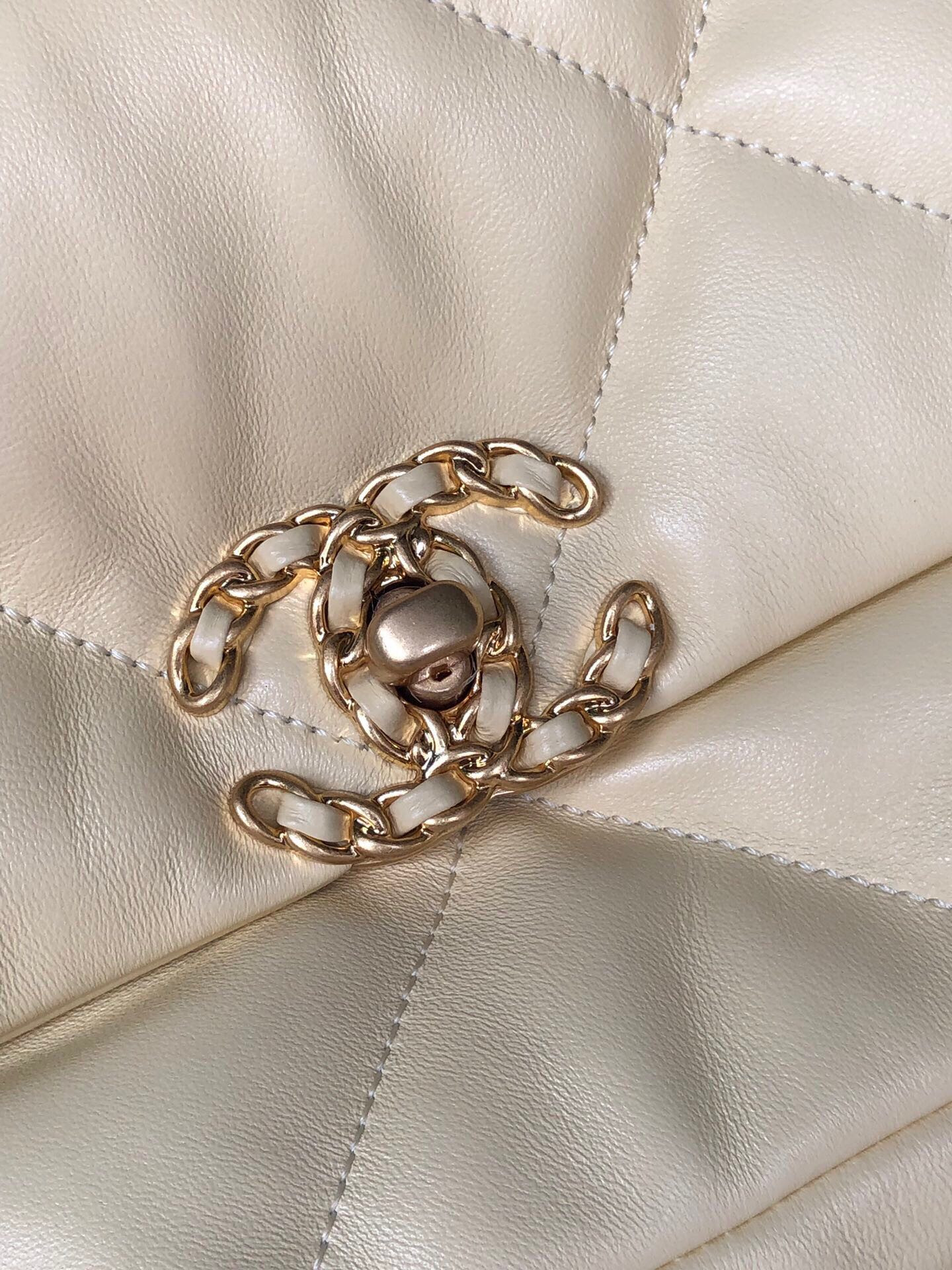 CHANEL 19 HANDBAG Shiny Leather, Gold-Tone, Silver-Tone & Ruthenium-Finish Metal Dark Yellow 6.2 × 10.1 × 3.5 in