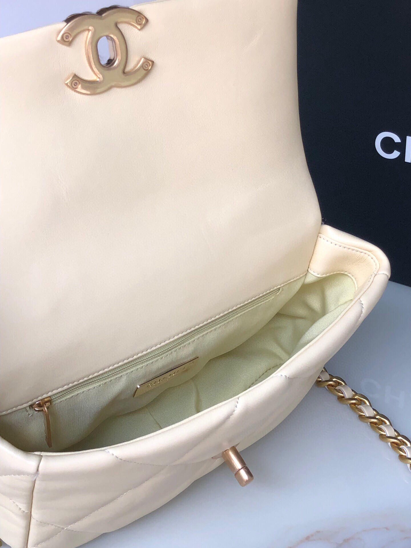 CHANEL 19 HANDBAG Shiny Leather, Gold-Tone, Silver-Tone & Ruthenium-Finish Metal Dark Yellow 6.2 × 10.1 × 3.5 in