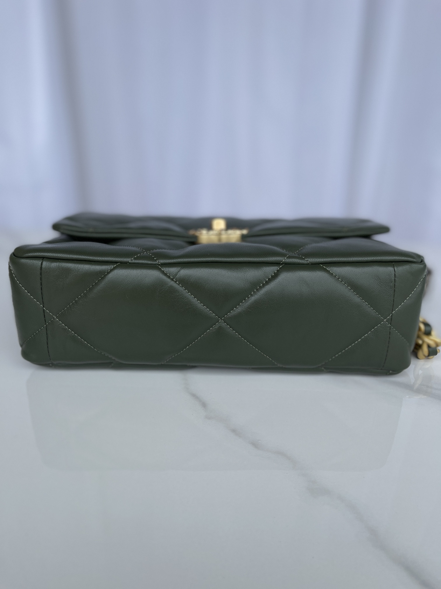 CHANEL 19 LARGE HANDBAG Shiny Leather, Gold-Tone, Silver-Tone & Ruthenium-Finish Metal Dark Green 7.8 × 11.7 × 3.9 in