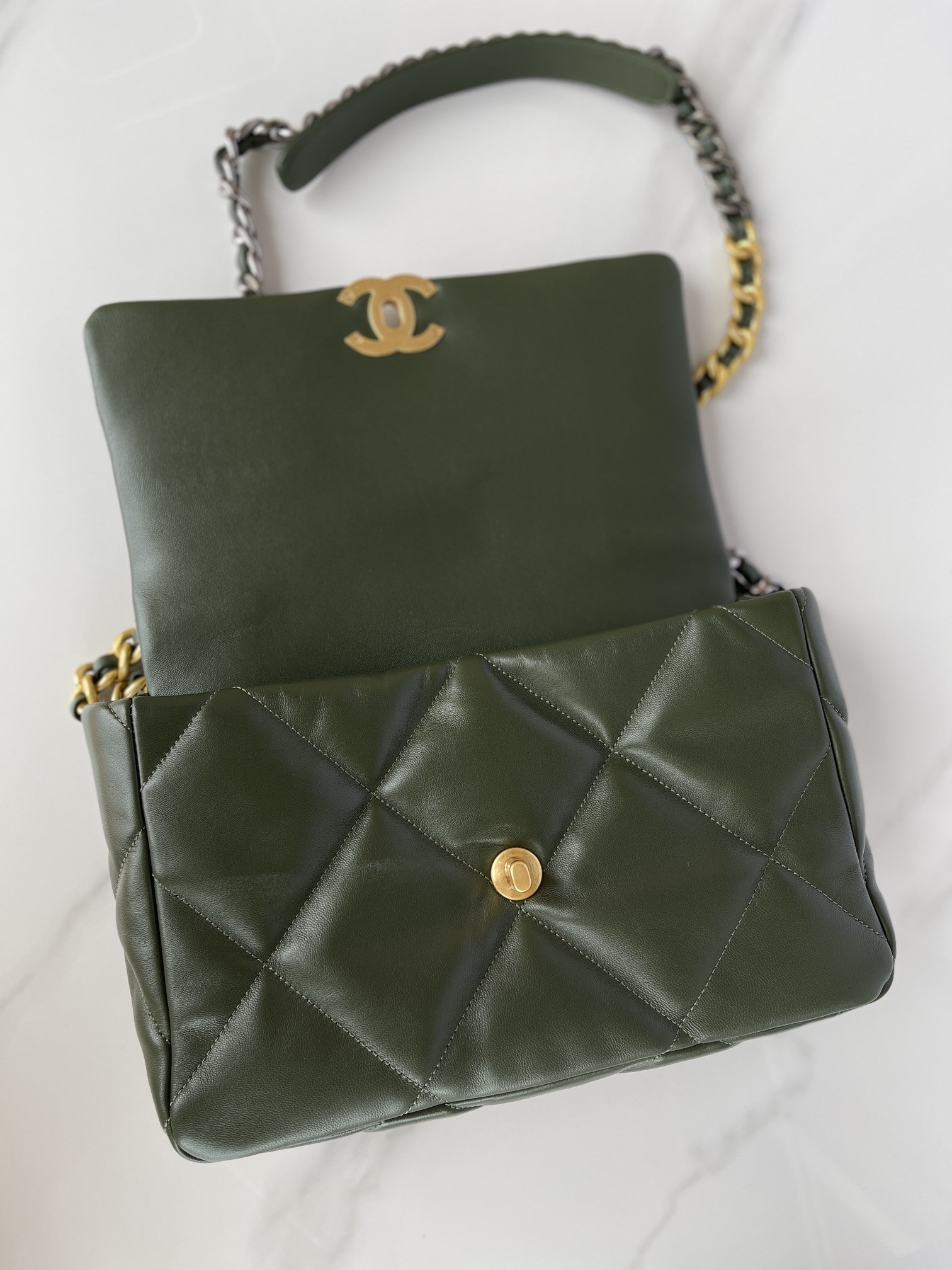 CHANEL 19 LARGE HANDBAG Shiny Leather, Gold-Tone, Silver-Tone & Ruthenium-Finish Metal Dark Green 7.8 × 11.7 × 3.9 in