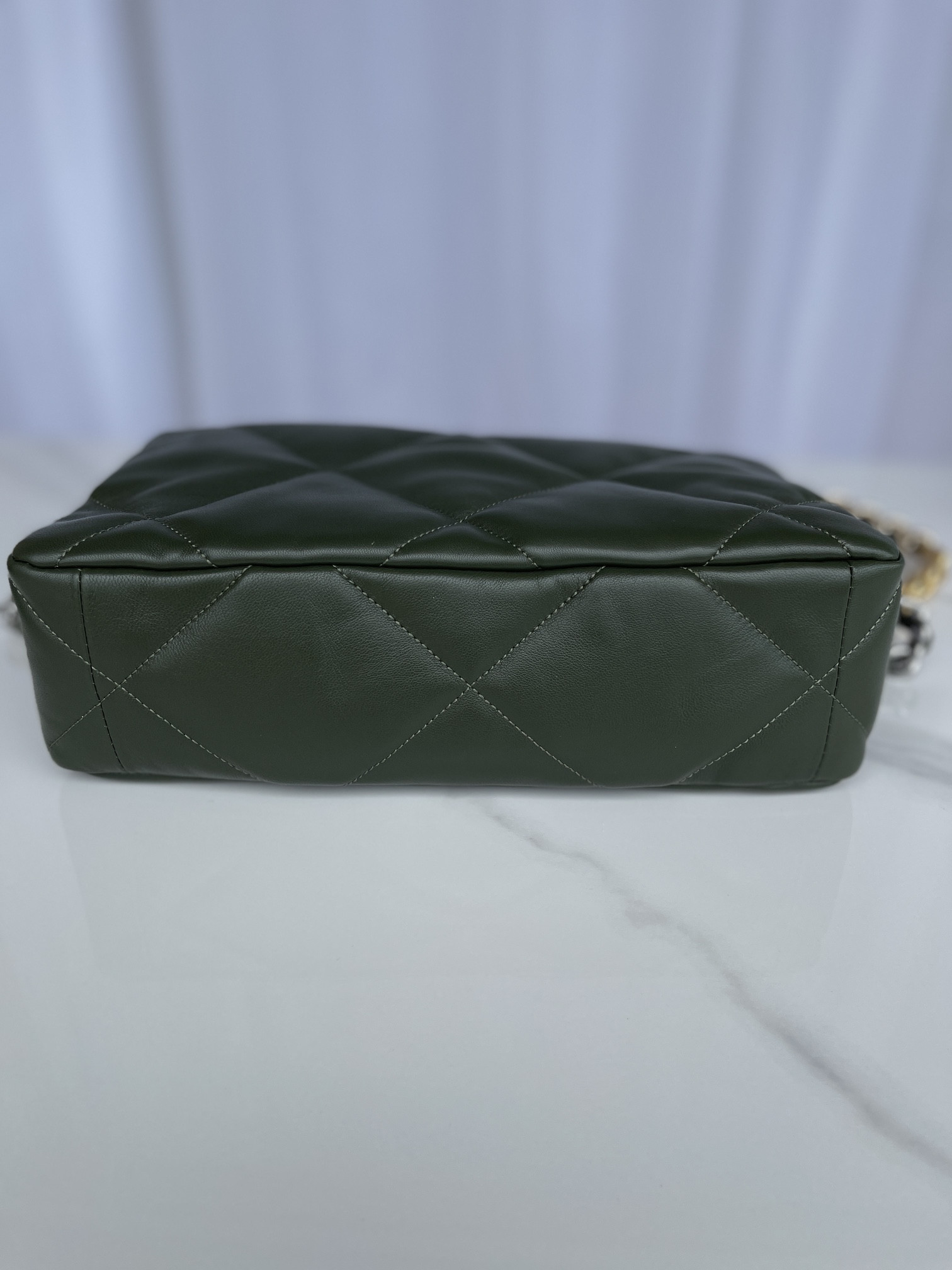 CHANEL 19 LARGE HANDBAG Shiny Leather, Gold-Tone, Silver-Tone & Ruthenium-Finish Metal Dark Green 7.8 × 11.7 × 3.9 in