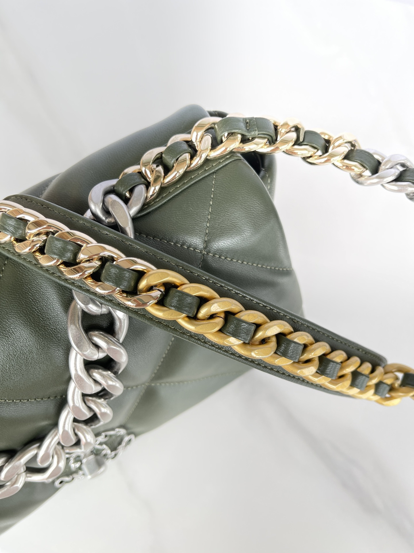CHANEL 19 LARGE HANDBAG Shiny Leather, Gold-Tone, Silver-Tone & Ruthenium-Finish Metal Dark Green 7.8 × 11.7 × 3.9 in