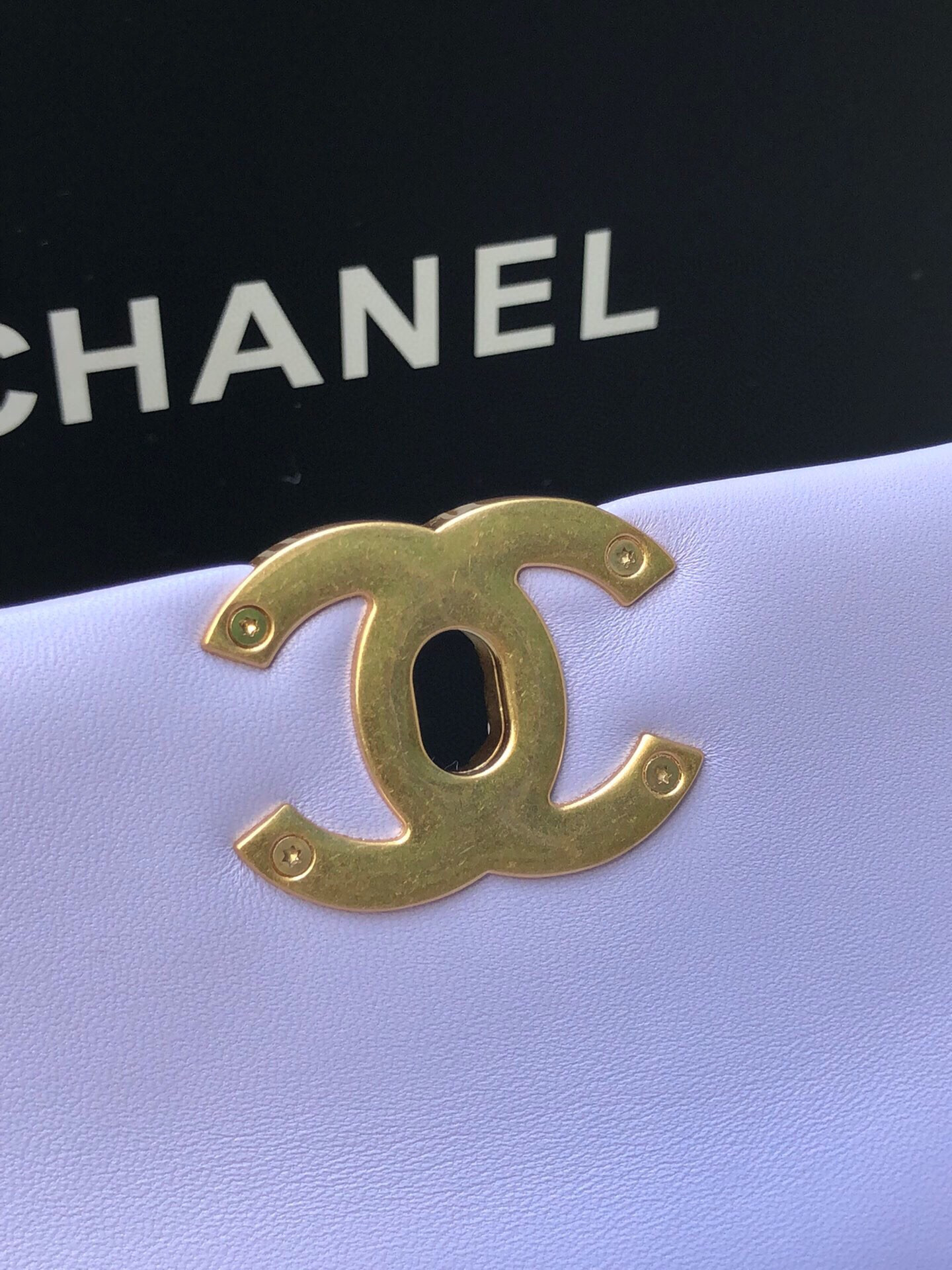 CHANEL 19 LARGE HANDBAG Shiny Leather, Gold-Tone, Silver-Tone & Ruthenium-Finish Metal Purple 7.8 × 11.7 × 3.9 in