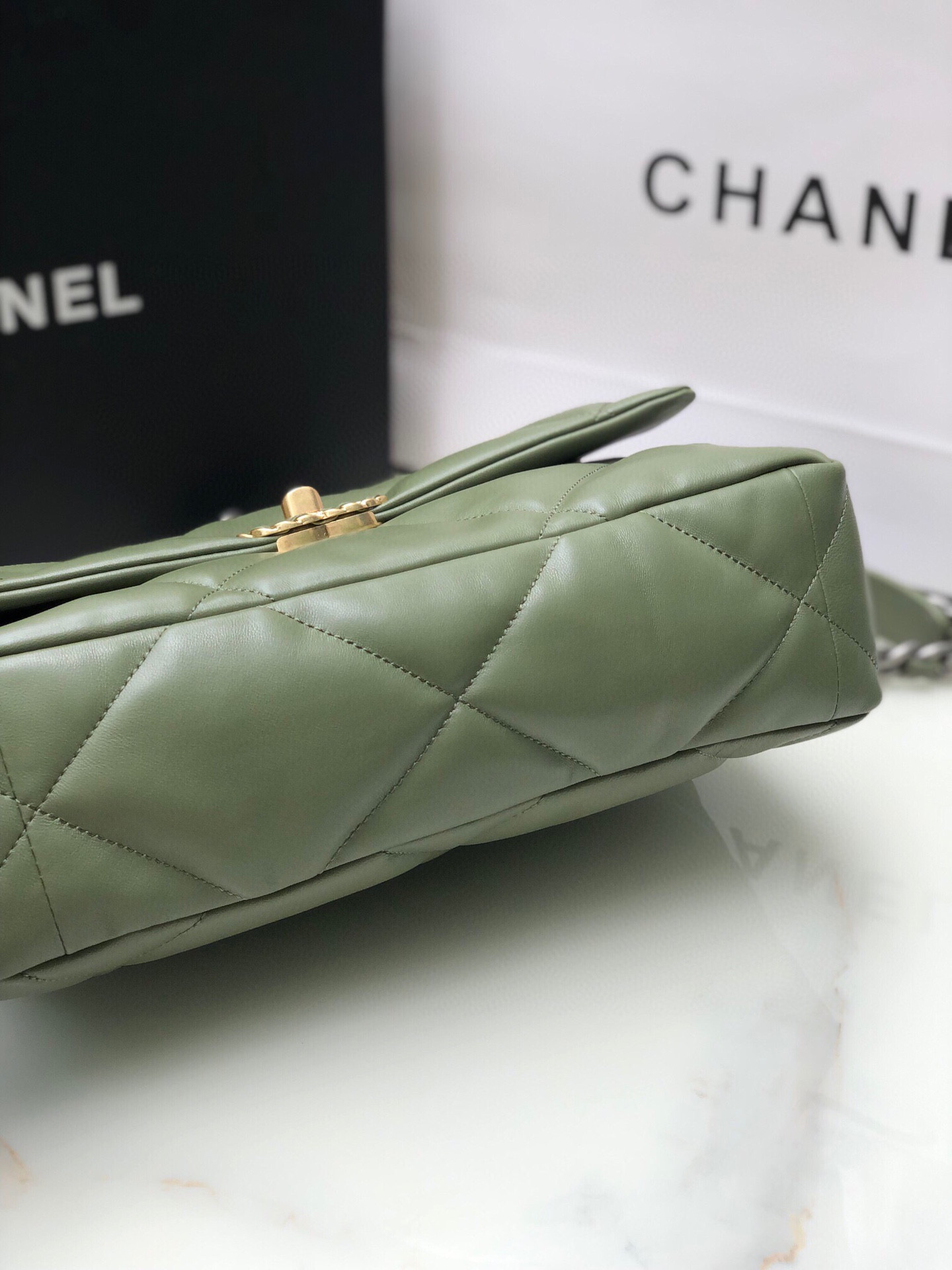 CHANEL 19 LARGE HANDBAG Shiny Leather, Gold-Tone, Silver-Tone & Ruthenium-Finish Metal Dark Green 7.8 × 11.7 × 3.9 in