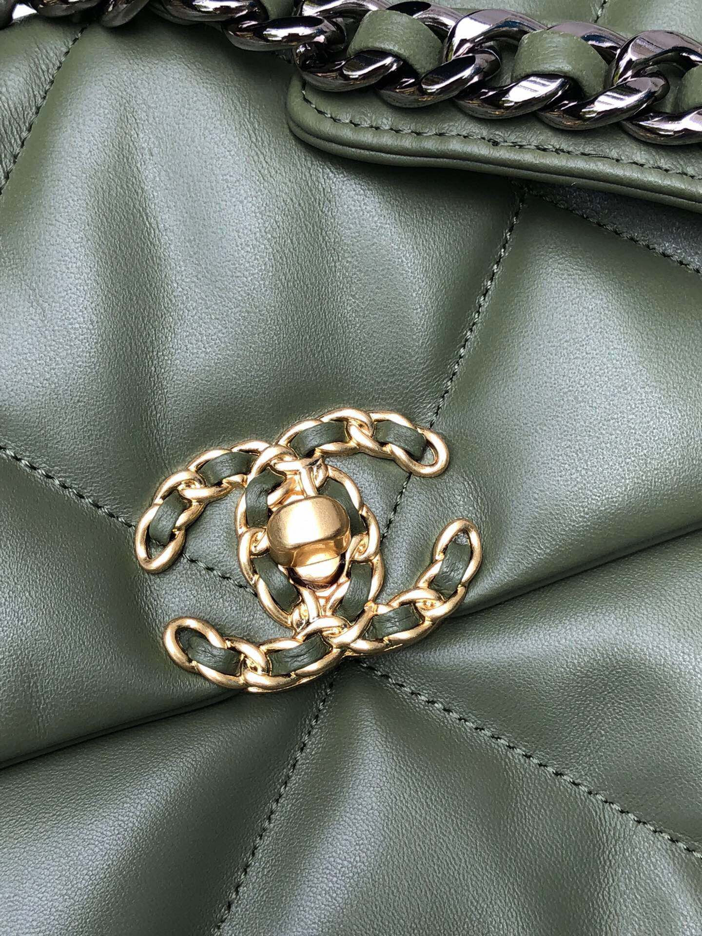 CHANEL 19 LARGE HANDBAG Shiny Leather, Gold-Tone, Silver-Tone & Ruthenium-Finish Metal Dark Green 7.8 × 11.7 × 3.9 in
