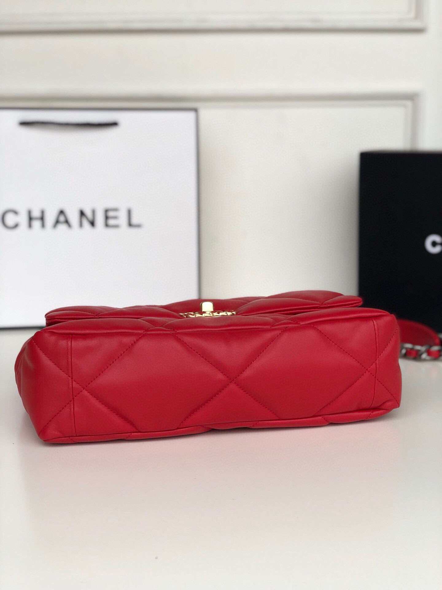 CHANEL 19 LARGE HANDBAG Shiny Leather, Gold-Tone, Silver-Tone & Ruthenium-Finish Metal Red 7.8 × 11.7 × 3.9 in