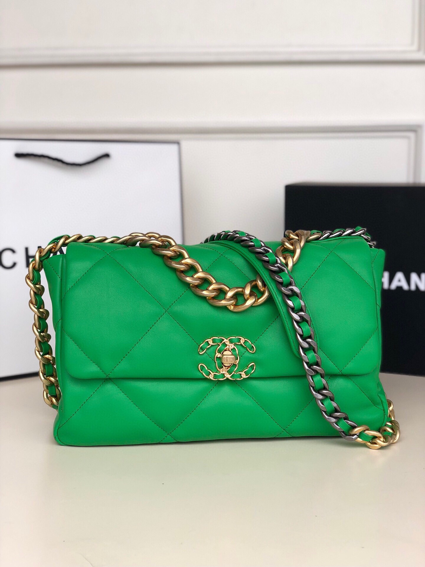 CHANEL 19 LARGE HANDBAG Shiny Leather, Gold-Tone, Silver-Tone & Ruthenium-Finish Metal Green 7.8 × 11.7 × 3.9 in
