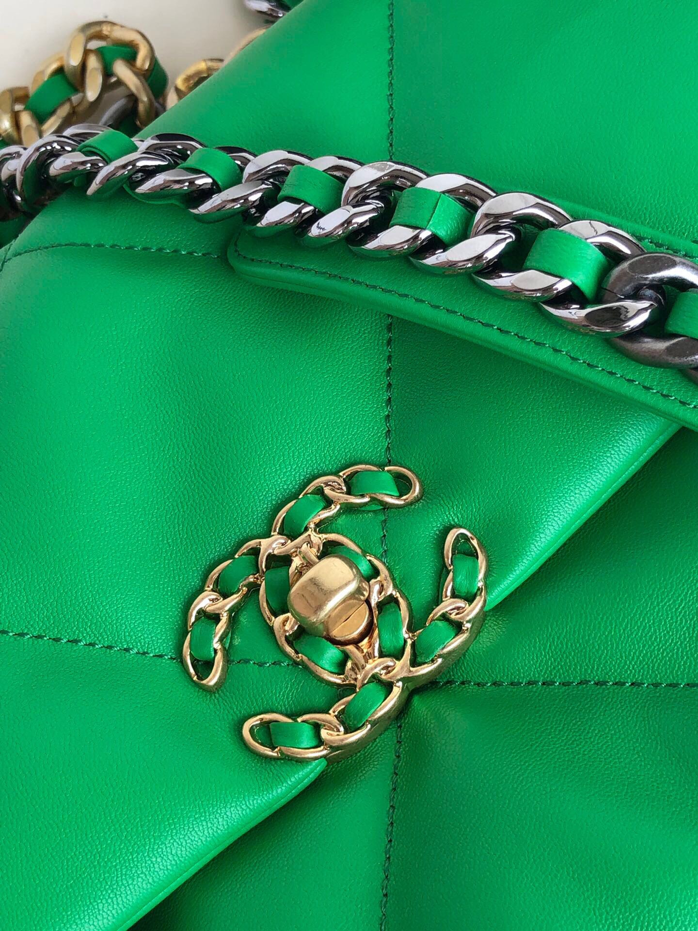CHANEL 19 LARGE HANDBAG Shiny Leather, Gold-Tone, Silver-Tone & Ruthenium-Finish Metal Green 7.8 × 11.7 × 3.9 in
