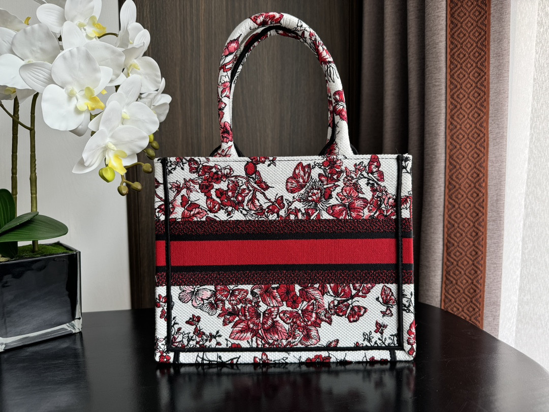 Small DIOR BOOK TOTE WHITE AND RED LE CŒUR DES PAPILLONS EMBROIDERY 10.5 x 8.5 x 5.5 inches