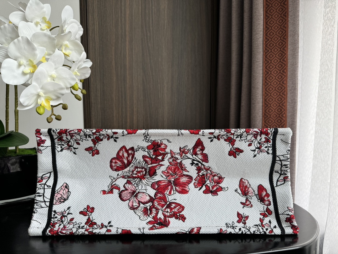 Large DIOR BOOK TOTE WHITE AND RED LE CŒUR DES PAPILLONS EMBROIDERY 16.5 x 14 x 7.5 inches