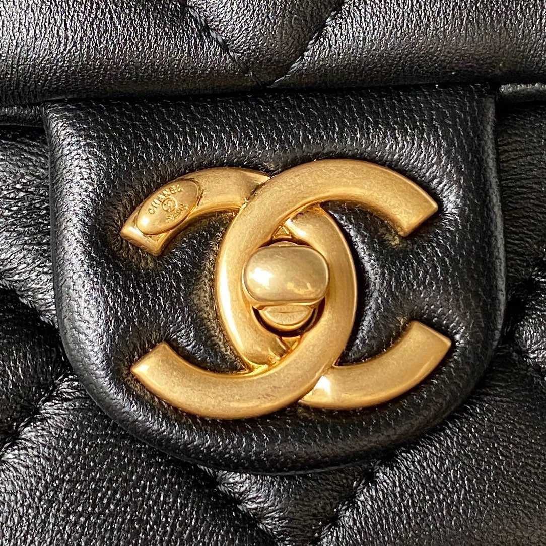 CHANEL SMALL CLASSIC HANDBAG GRAINED SHINY CALFSKIN & Gold-TONE METAL black 5.7 × 9 × 2.3 IN