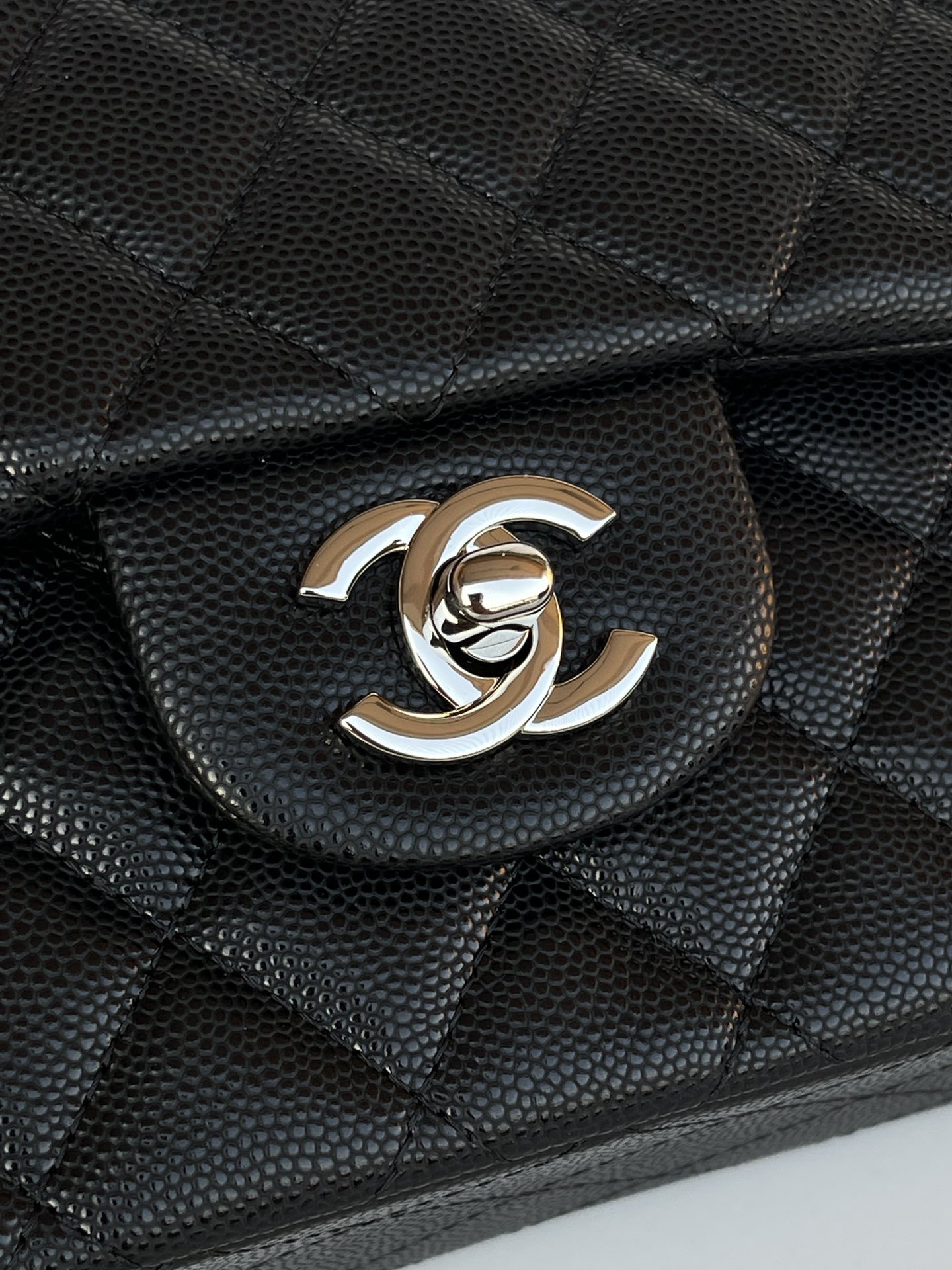 CHANEL CLASSIC HANDBAG GRAINED CALFSKIN 6 × 9.9 × 2.5 in